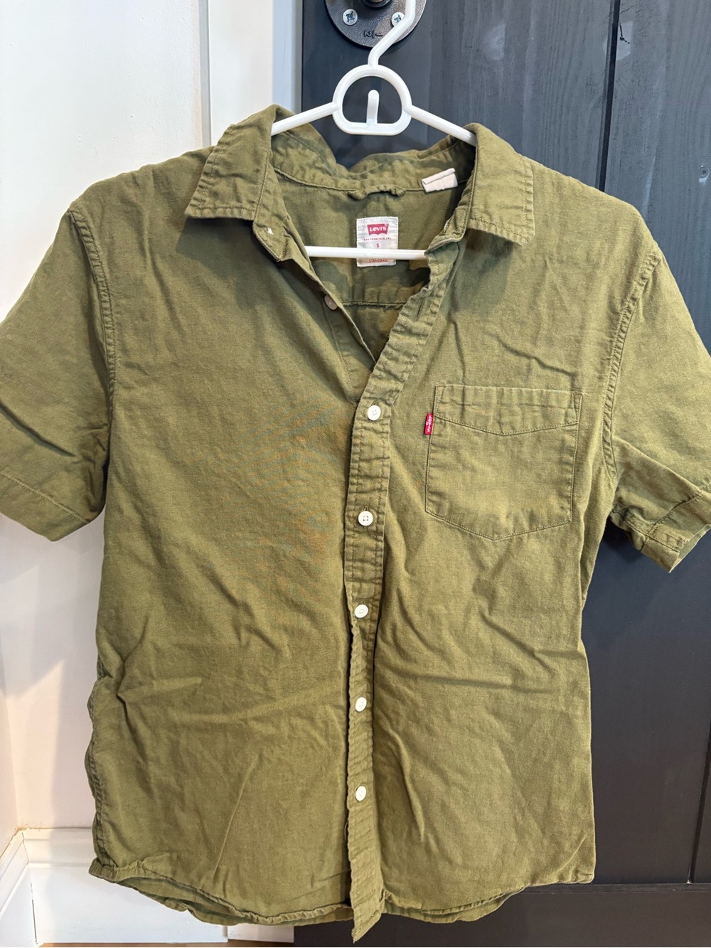Levi's Olive Green Short Sleeve Button-Down Shirt with Chest Pocket